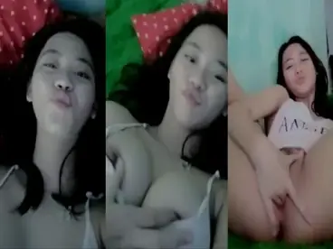 Bokep Indo VCS Dedek Cantik 18Yo Sange Berat Colmek Basah